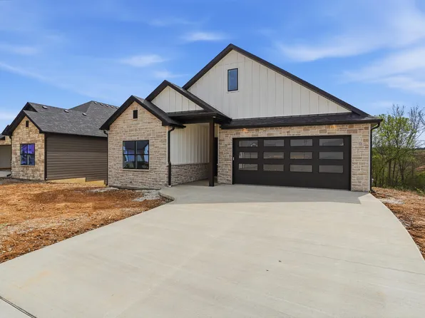 5212 Whisper Dr, Columbia, MO 65203