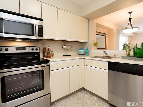 2nd image of 15 Teresita Blvd APT 14