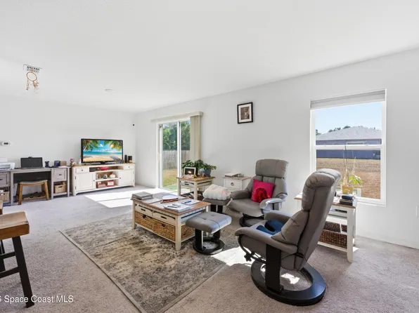 190 Silver Frost St SE, Palm Bay, FL 32909