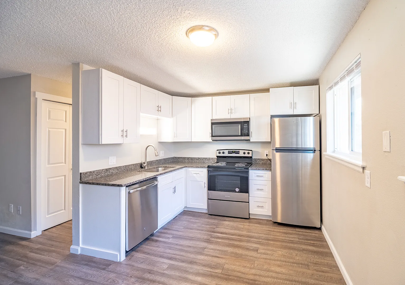 Hawk Point Apartments — Photo 4