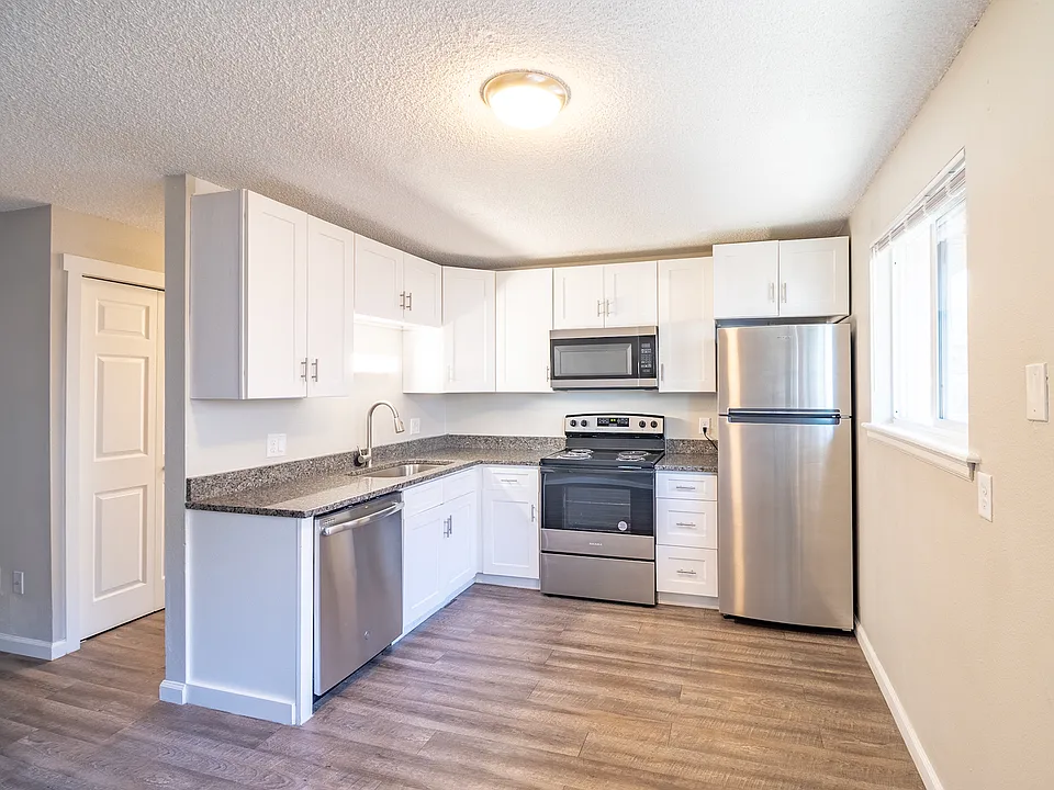 Hawk Point Apartments