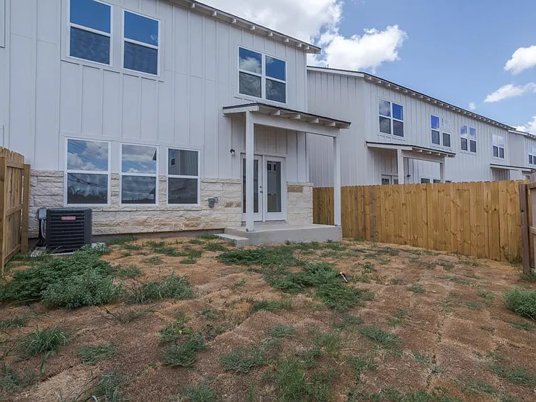 206 Topaz #1502 — Photo 39