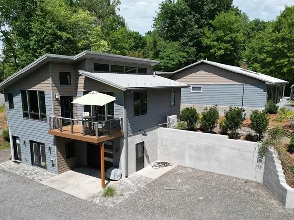 290 Big Dan Lake Dr, Claudville, VA 24076