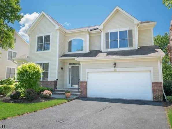 79 Schindler Way, Fairfield Twp., NJ 07004