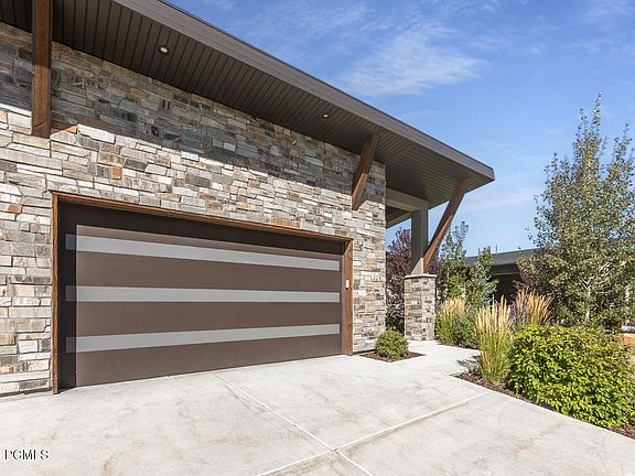 3rd image of 11483 N Vantage Ln
