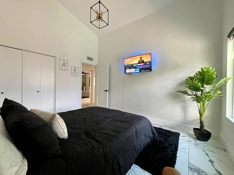 8735 E Culver St — Photo 32