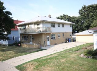 2710 S 68th St, Milwaukee, WI 53219