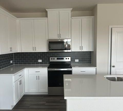 5th image of 6724 Glimfeather Dr