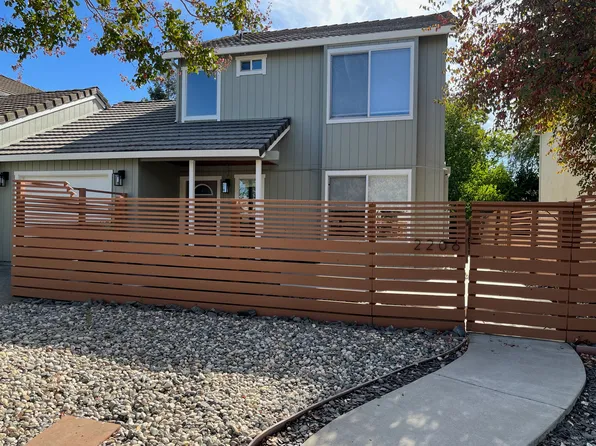 2206 Glacier Dr, Davis, CA 95616