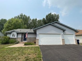 10800 Matthew Dr, Chisago City, MN 55013