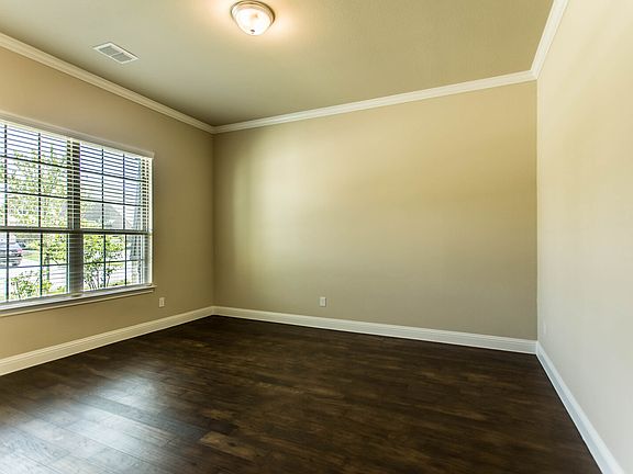 5th image of 5817 Humber Ln