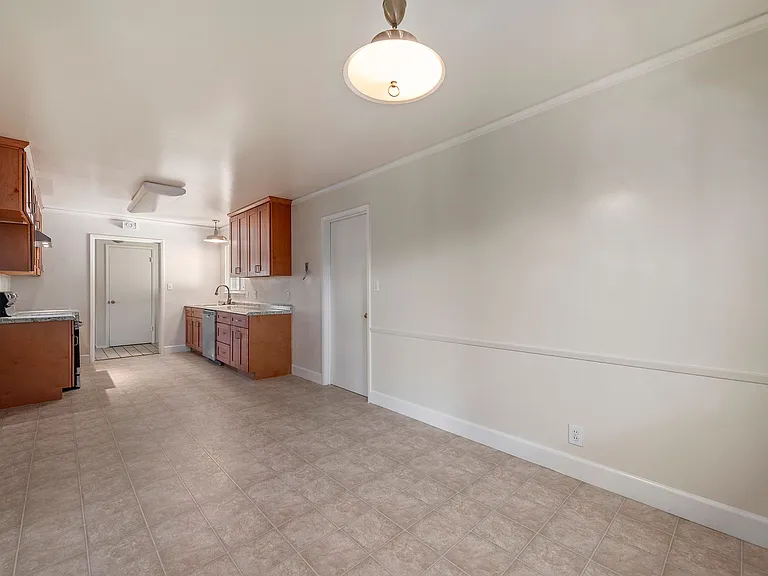 4517 Catalina Dr — Photo 4