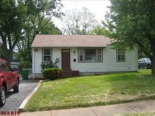 5950 Evergreen Blvd photo 1