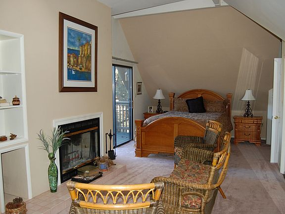 Master Suite w/fplc