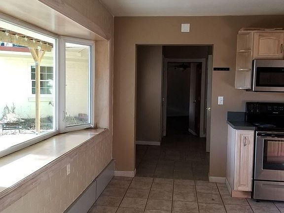 3rd image of 13 Antoinette Ave