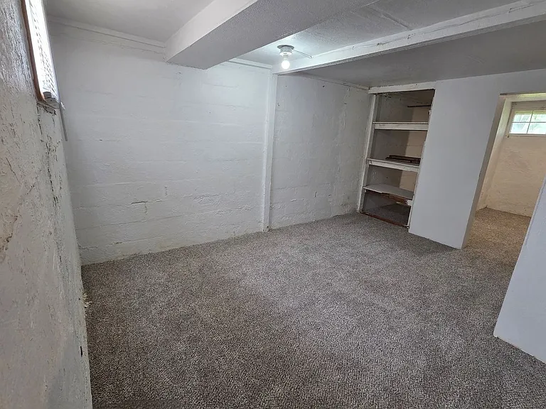 103 E Center St — Photo 14