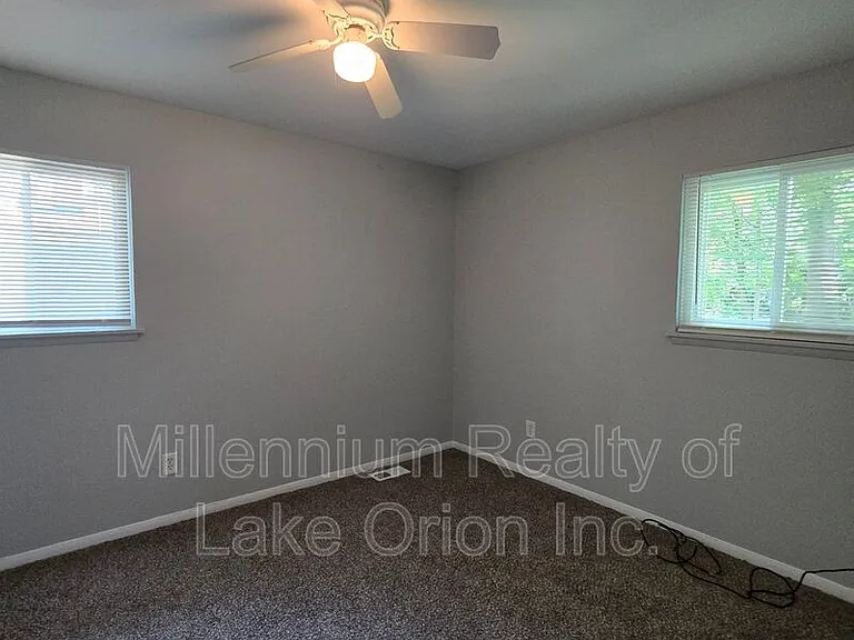 749 Stanley Ave — Photo 14