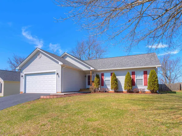 730 Warren Ct, Christiansburg, VA 24073