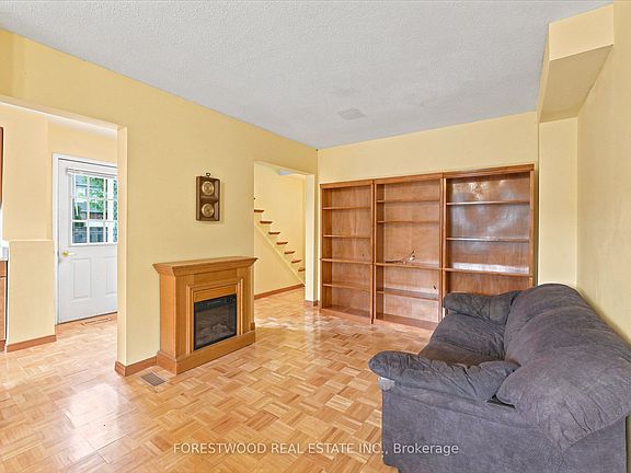3rd image of 4110 Quaker Hill Dr