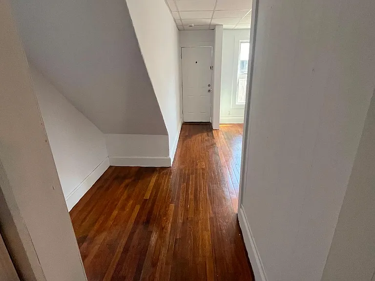 21 Leroy St #4 — Photo 5
