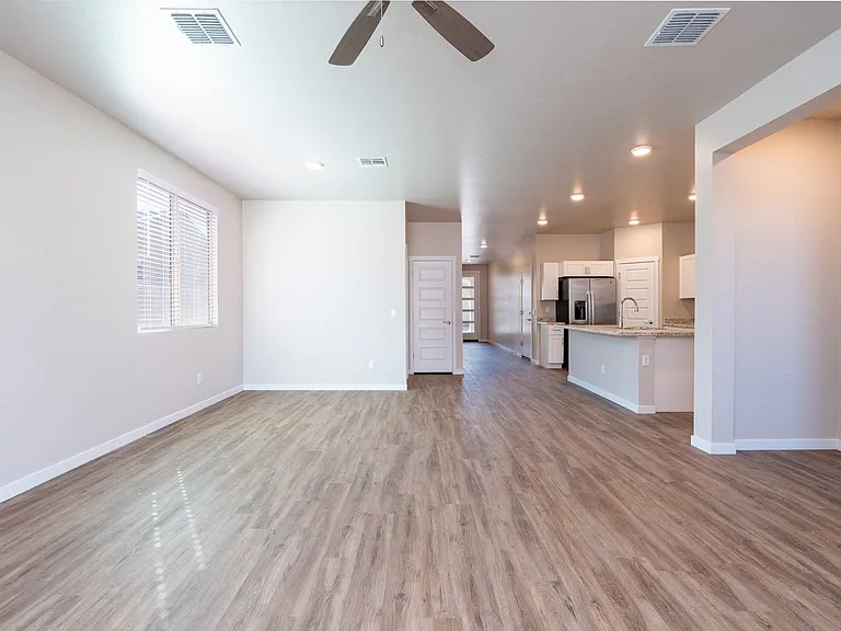 Spacious 3, 4, & 5 Bedroom Homes for rent. Buckeye, Arizona. Reserve at Westpark