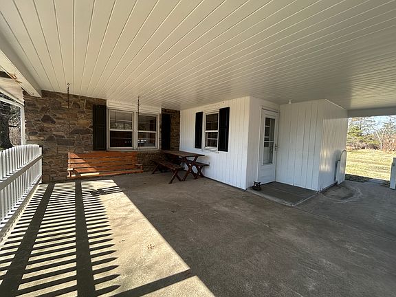 4th image of 6953 Sladek Rd