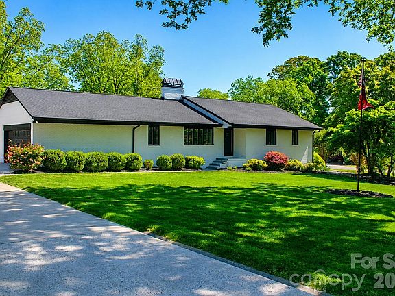 2nd image of 101 Amity Cir