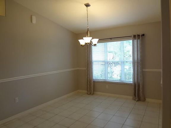 4th image of 95 Presidential Ln