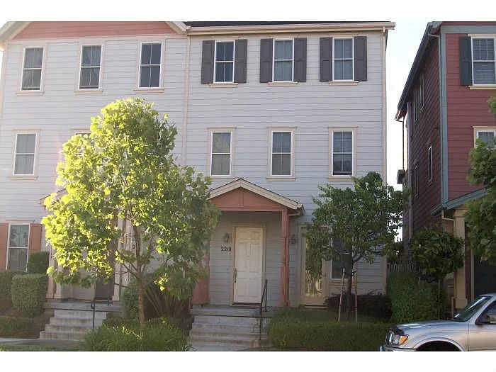 2210 Tsushima St photo 1