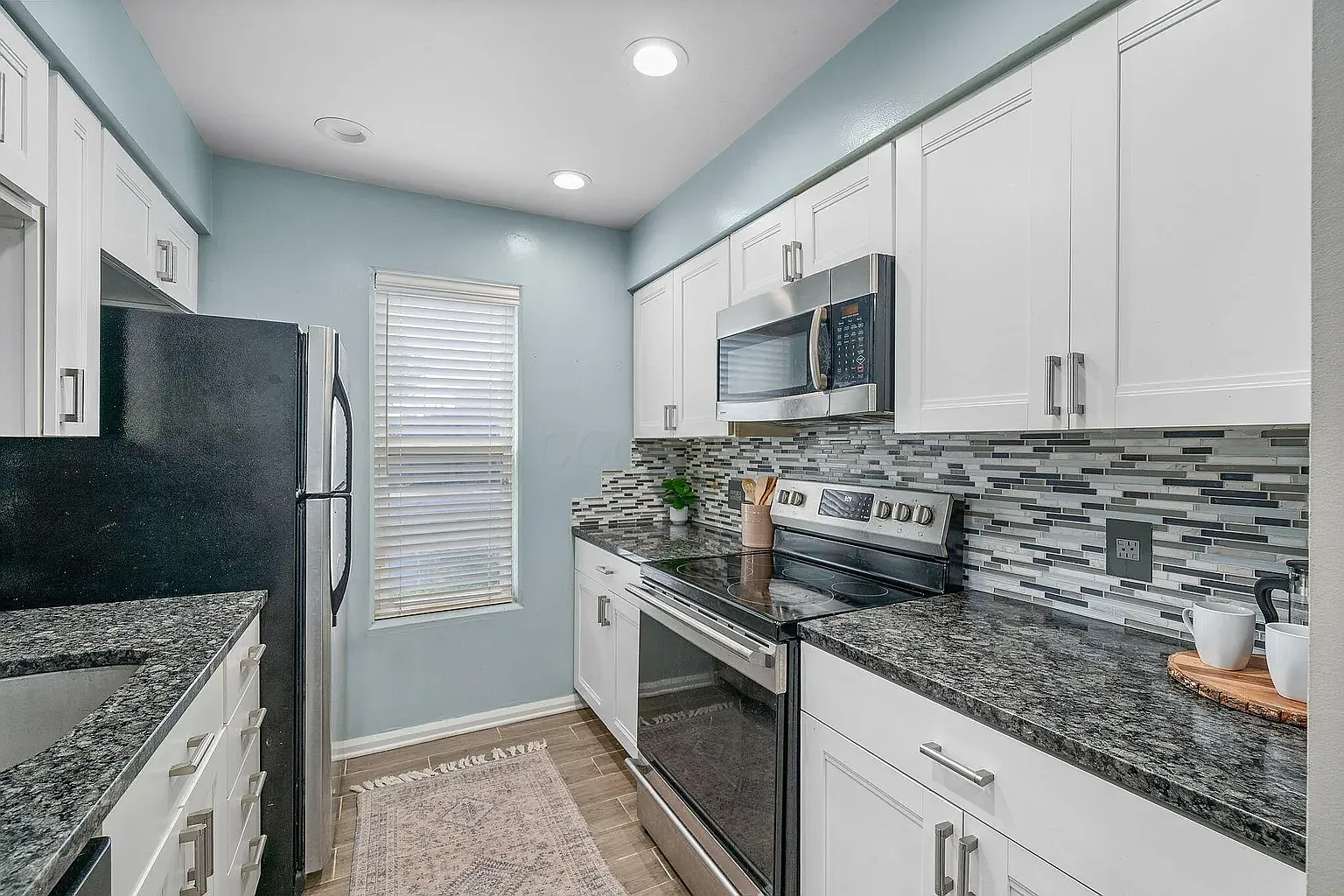 2 bed, 879 sqft, $1,500 — Photo 3