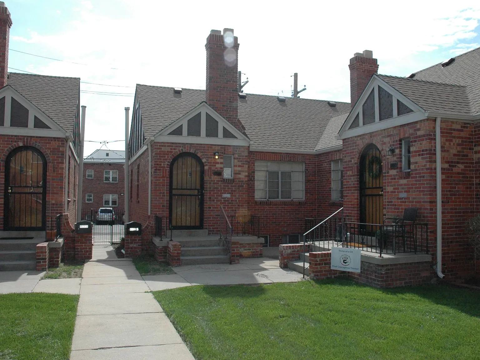 2 bed, 900 sqft, $1,750 — Photo 2
