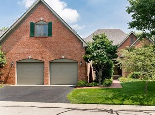 10909 Three Hundred Yard Dr, Fishers, IN 46037