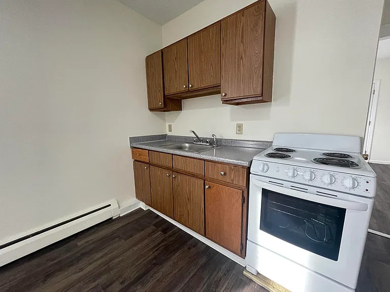 193 N Turner St #3W — Photo 11