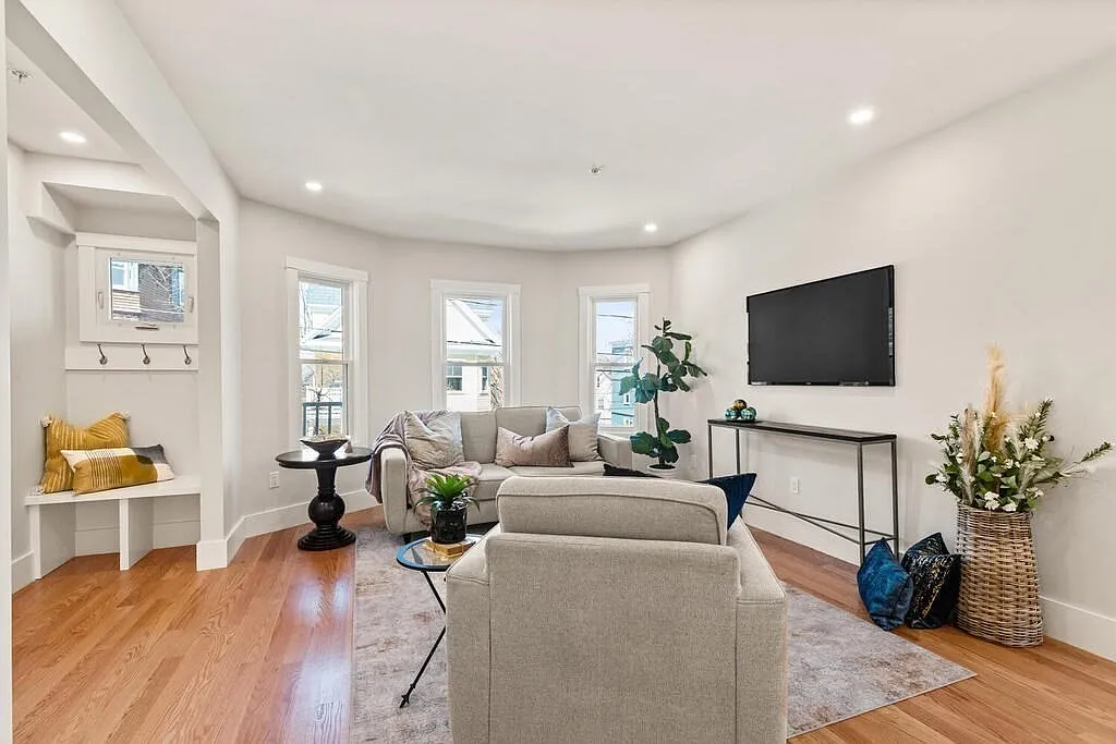 2 bed, 1066 sqft, $4,750 — Photo 4