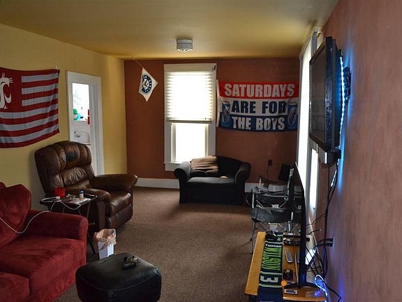 2nd image of 490 NE Maiden Ln