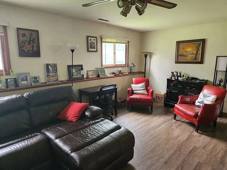 827 Boxwood Dr — Photo 11