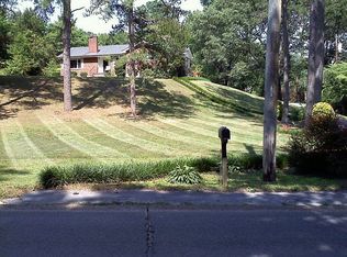 1310 S Crest Rd, Rossville, GA 30741