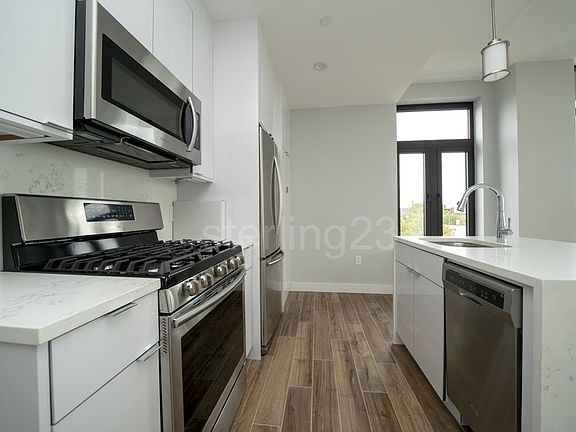 3rd image of 3112 24th Ave APT 6B