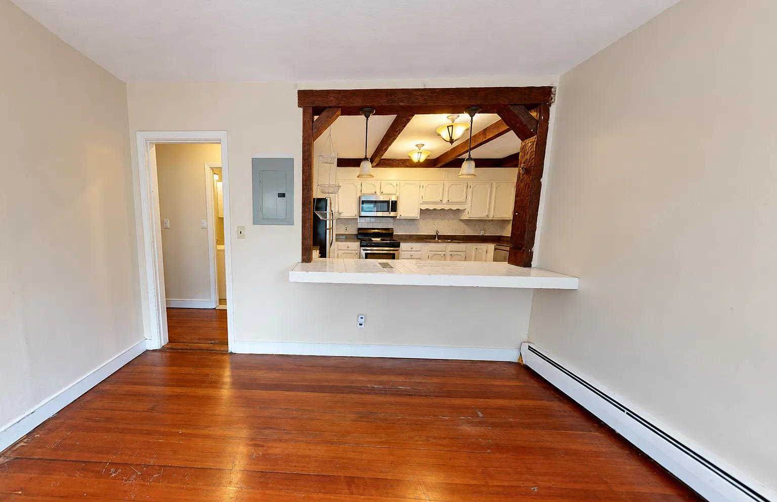 4 bed, 1421 sqft, $5,995 — Photo 4