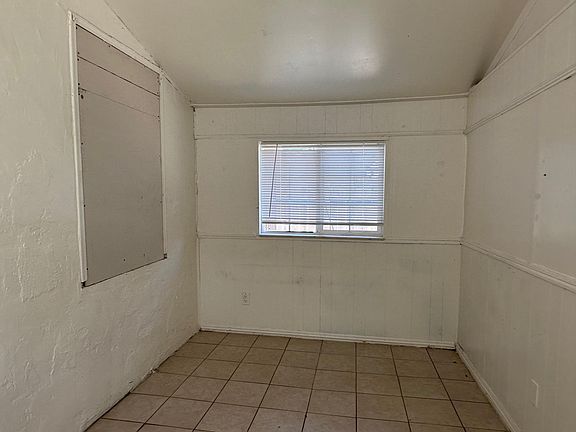 5th image of 1009 E Lincoln Ave