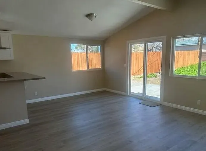 38714 Lilacview Ave — Photo 4