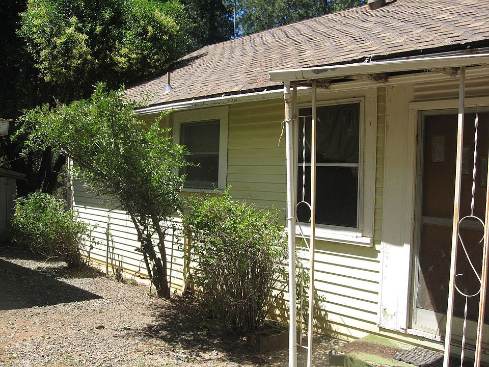 2nd image of 420 Pine St
