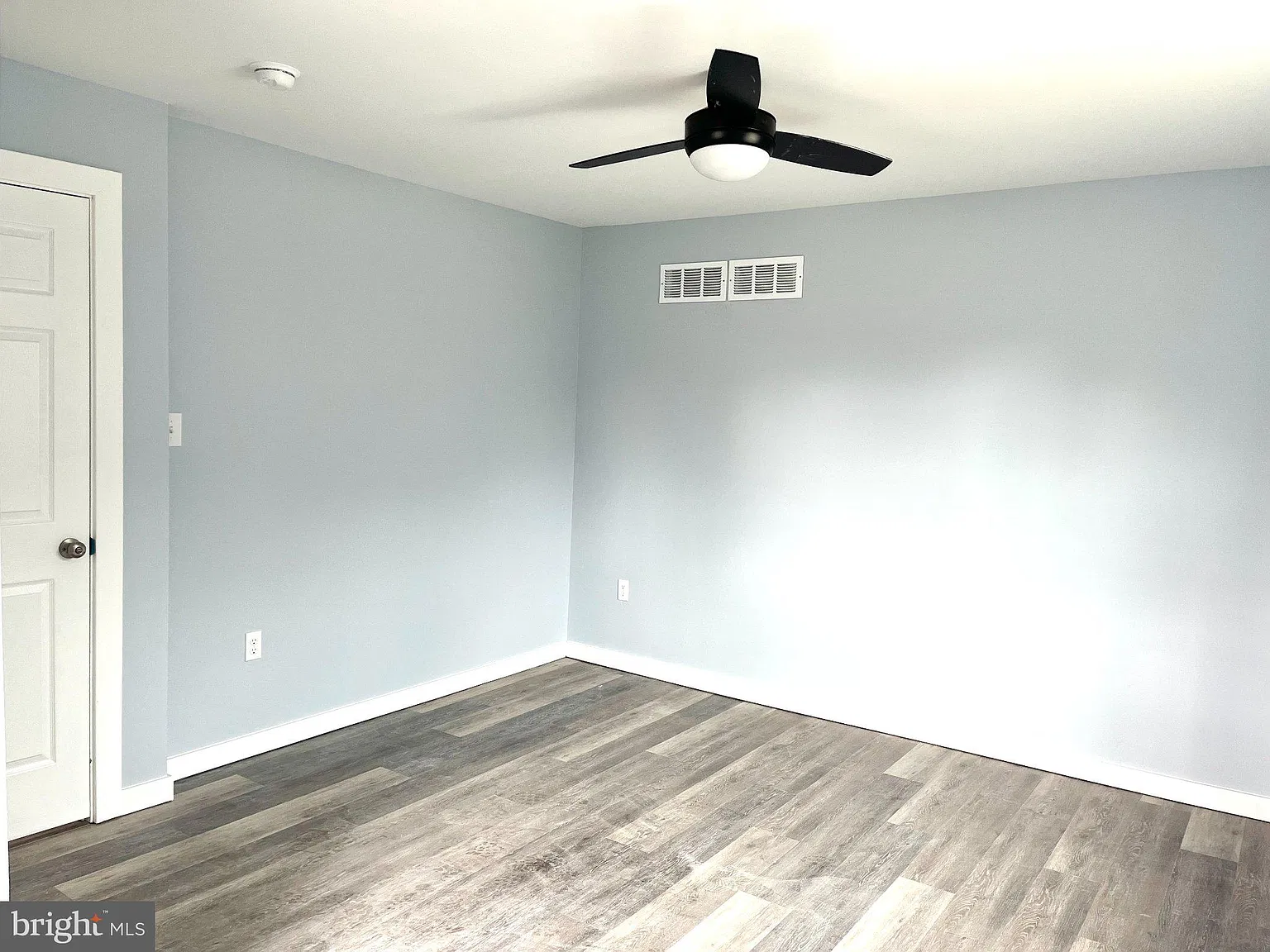 1 bed, 1.0 bath, 1100 sqft, $1,650 — Photo 3
