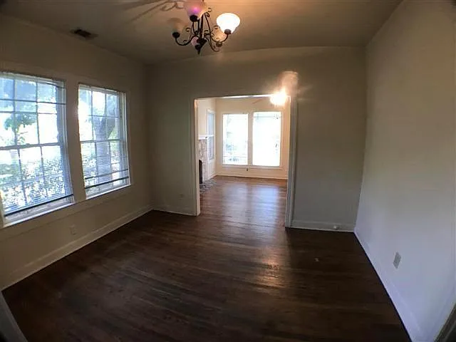 5 bed, 1500 sqft, $4,200 — Photo 4