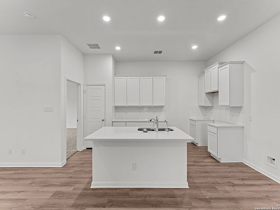 3rd image of 4250 Southton Forest
