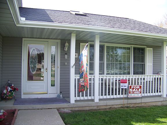 3rd image of 2216 Candlewick Dr SE