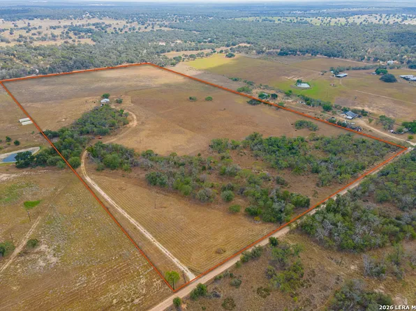 431 Turkeyfoot, La Vernia, TX 78121