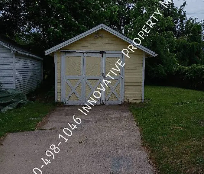 2001 Bagley St — Photo 36