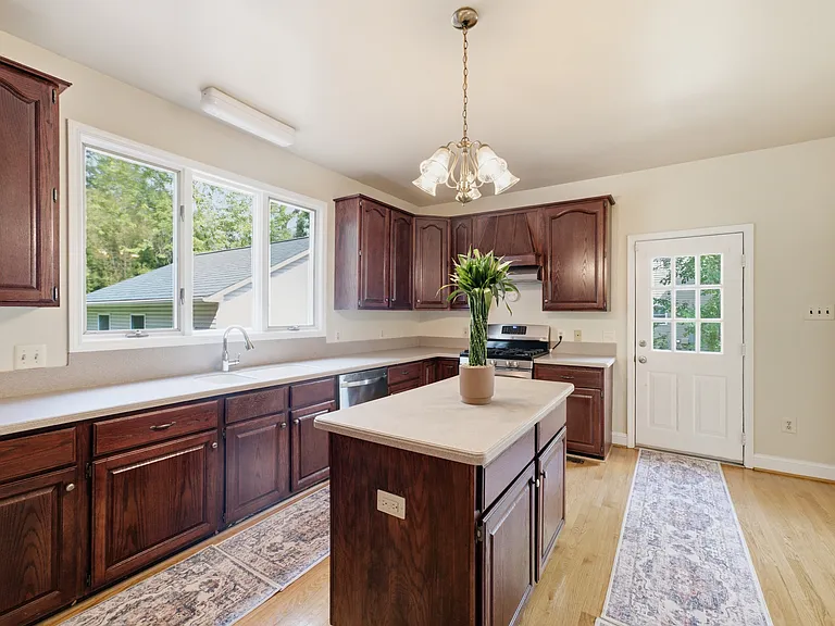 2725 Oldewood Dr — Photo 18