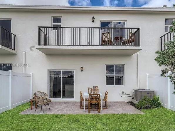 1676 SE 8th Ave, Homestead, FL 33034